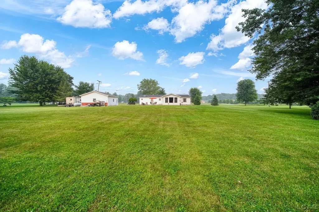 1052 Meanwell Road Dundee Township MI 48131