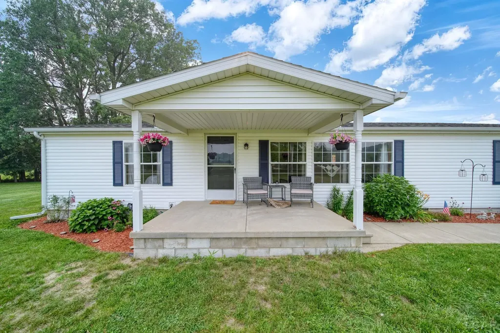 1052 Meanwell Road Dundee Township MI 48131