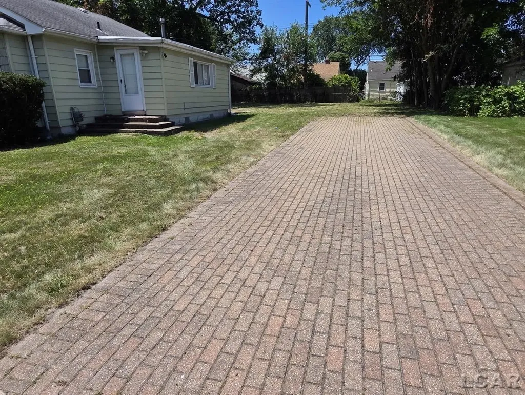 23785 Vance Street Hazel Park City MI 48030