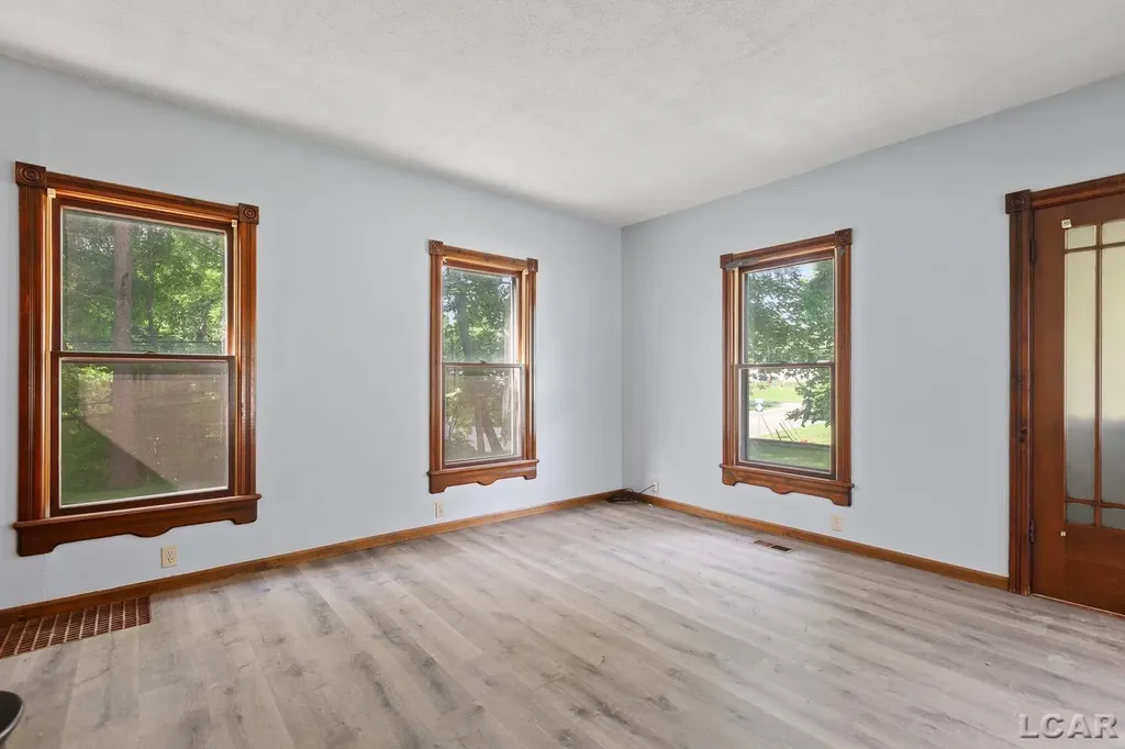 102 N Division Street Tecumseh City MI 49286