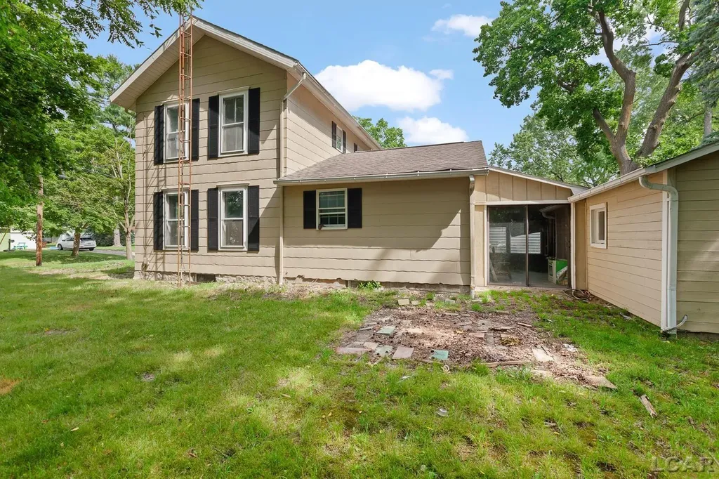 102 N Division Street Tecumseh City MI 49286