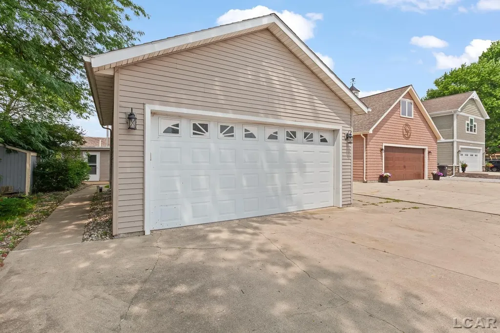 2792 Round Lake Highway Rollin Township MI 49253