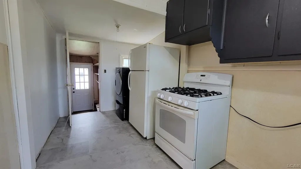 751 James Street Adrian City MI 49221