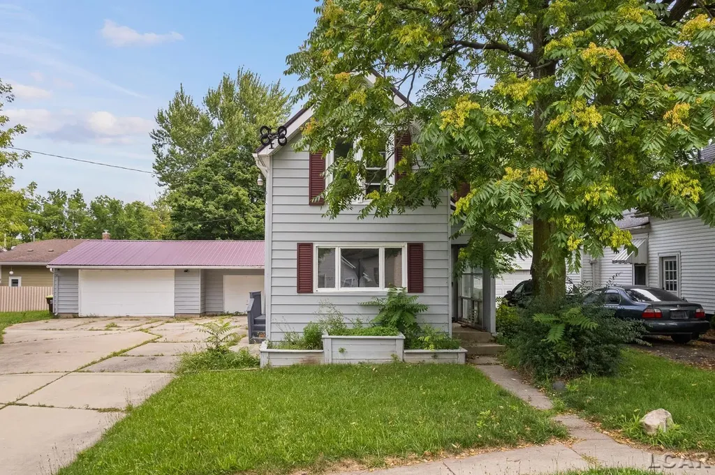 124 Bent Oak Avenue Adrian City MI 49221
