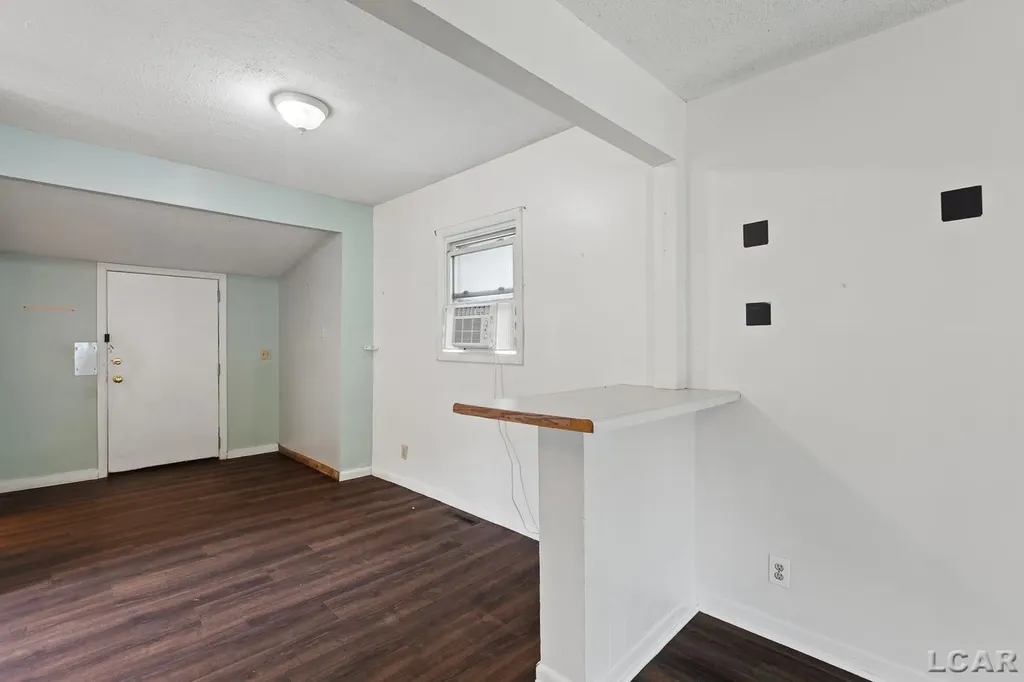 124 Bent Oak Avenue Adrian City MI 49221