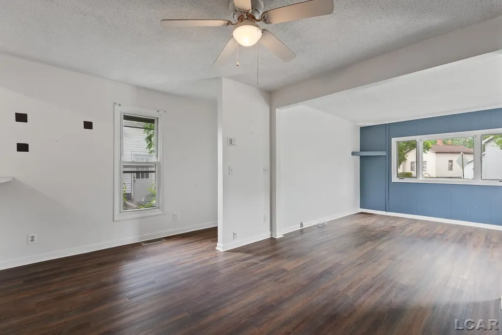 124 Bent Oak Avenue Adrian City MI 49221