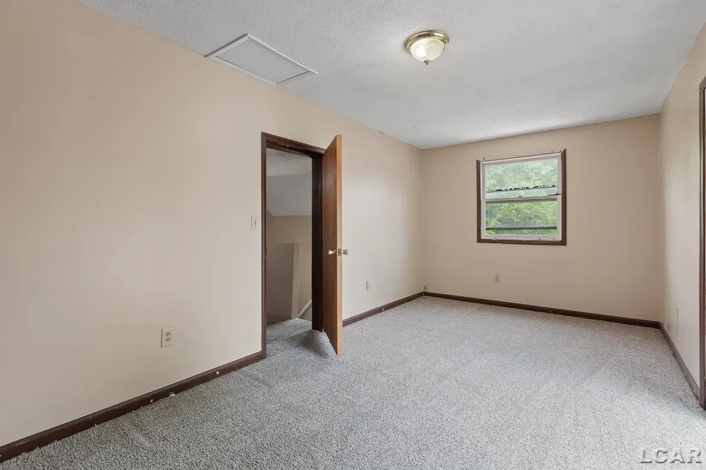 124 Bent Oak Avenue Adrian City MI 49221