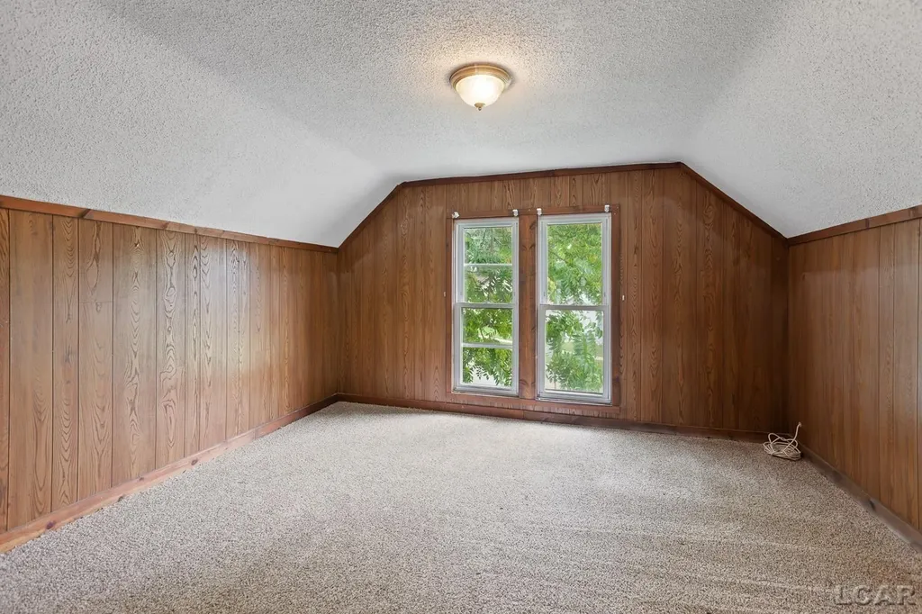 124 Bent Oak Avenue Adrian City MI 49221