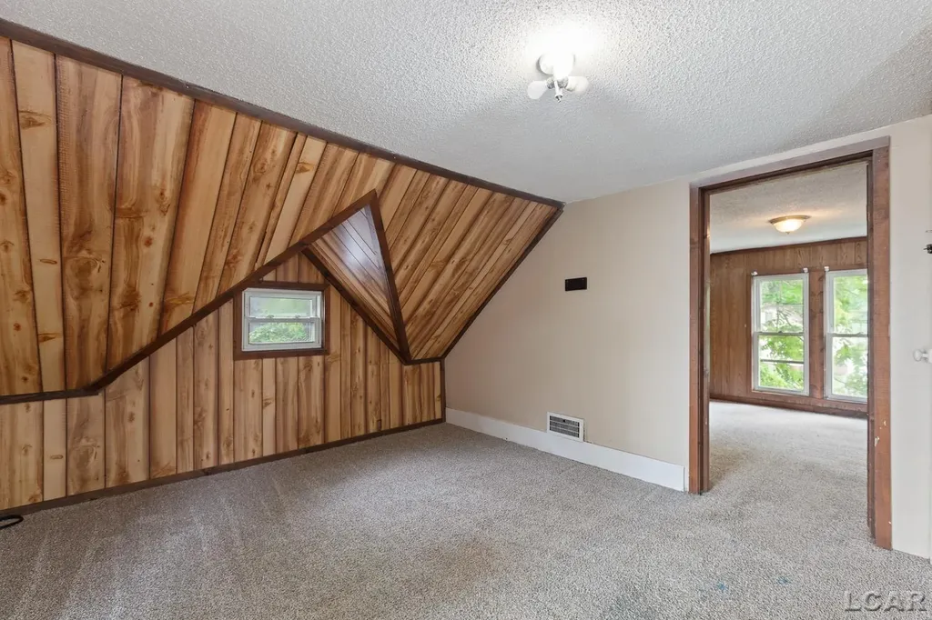 124 Bent Oak Avenue Adrian City MI 49221