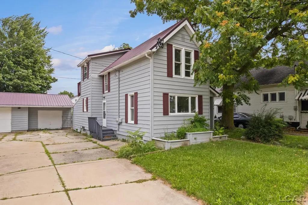 124 Bent Oak Avenue Adrian City MI 49221