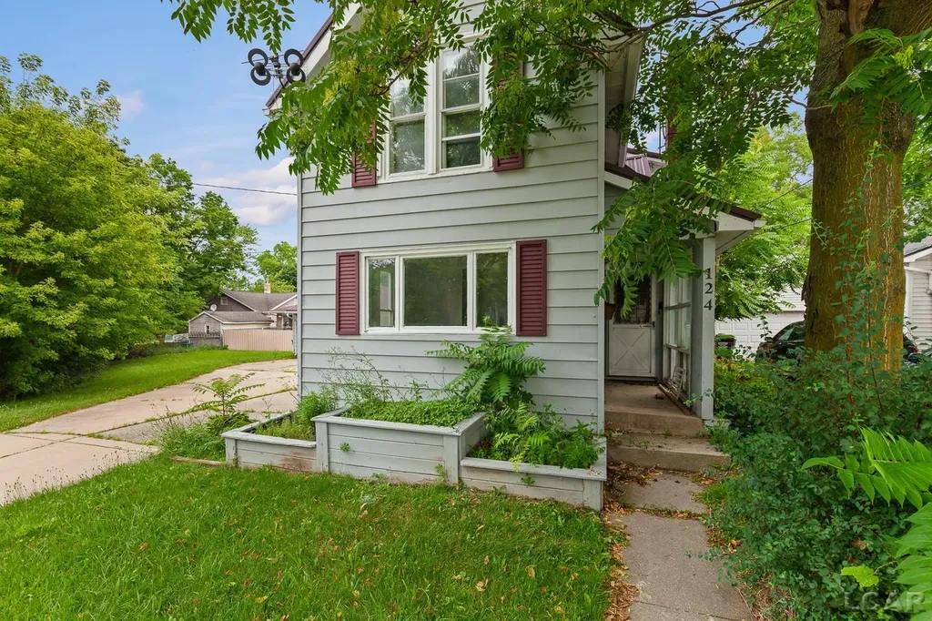 124 Bent Oak Avenue Adrian City MI 49221