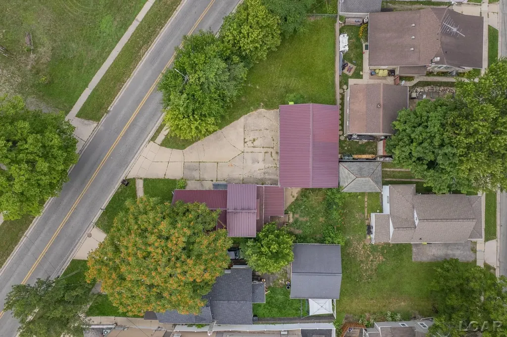 124 Bent Oak Avenue Adrian City MI 49221