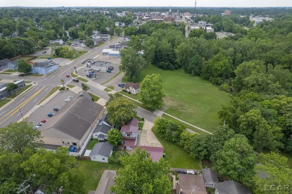 124 Bent Oak Avenue Adrian City MI 49221