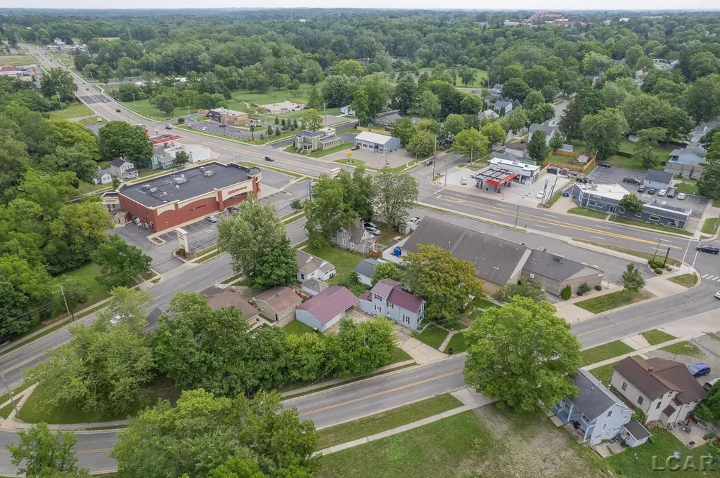 124 Bent Oak Avenue Adrian City MI 49221