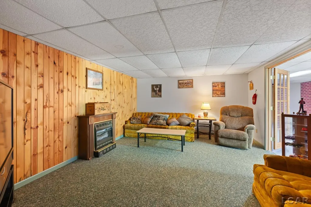 5802 Rogers Highway Raisin Township MI 49286