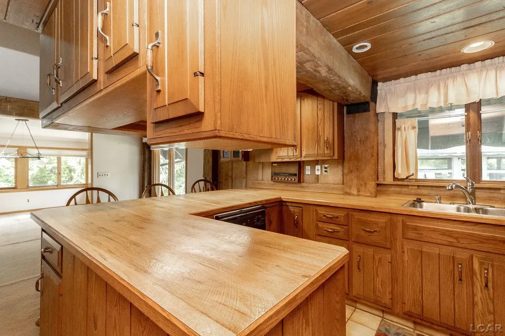 11726 Killarney Hwy Highway Cambridge Township MI 49230