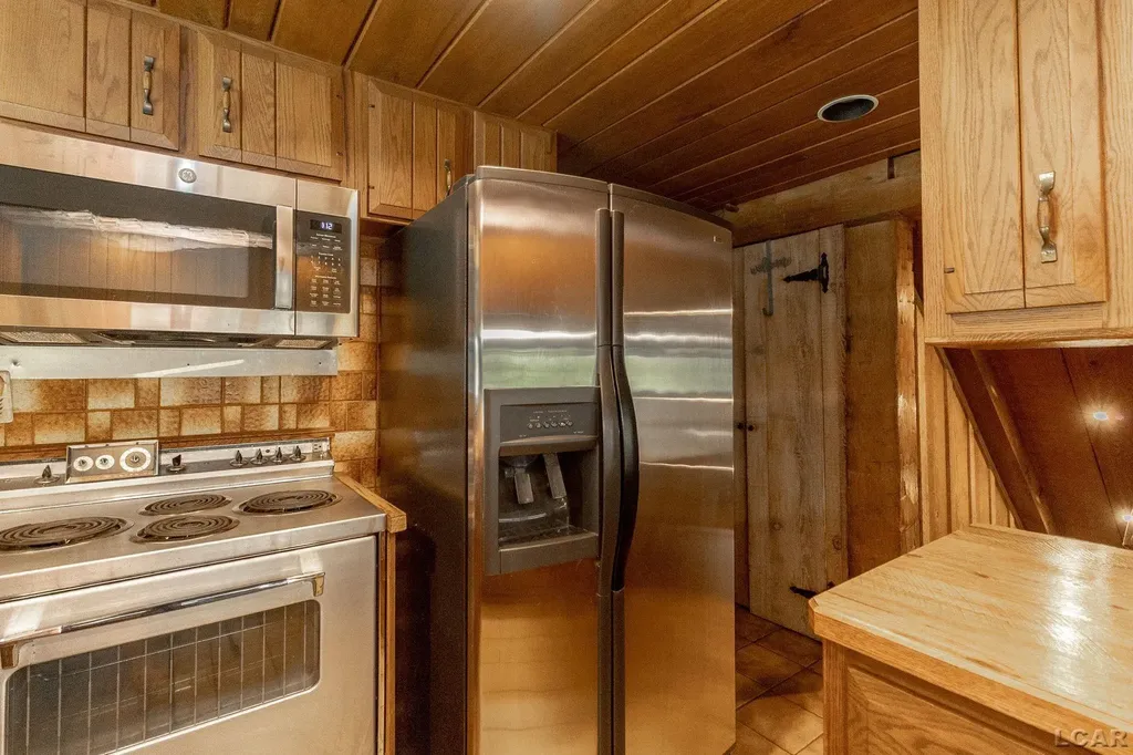 11726 Killarney Hwy Highway Cambridge Township MI 49230