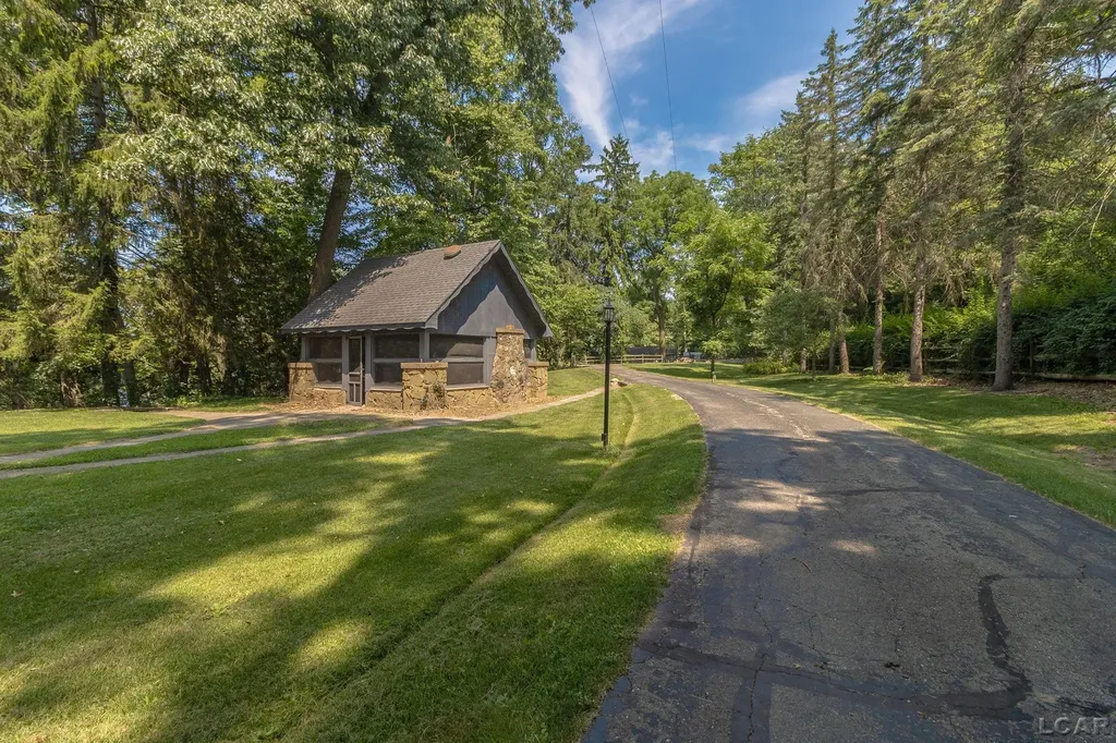 11726 Killarney Hwy Highway Cambridge Township MI 49230