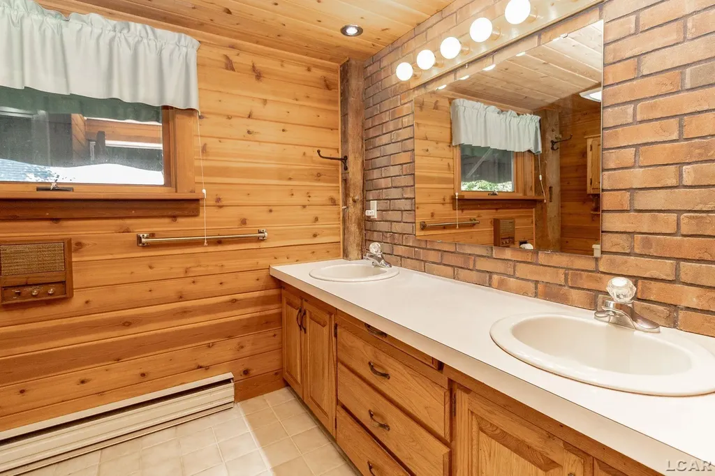 11726 Killarney Hwy Highway Cambridge Township MI 49230