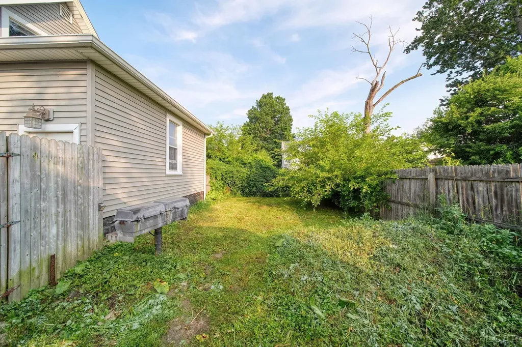 317 E Maple Avenue Adrian City MI 49221