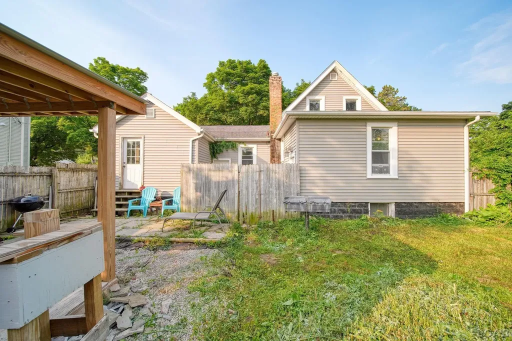 317 E Maple Avenue Adrian City MI 49221