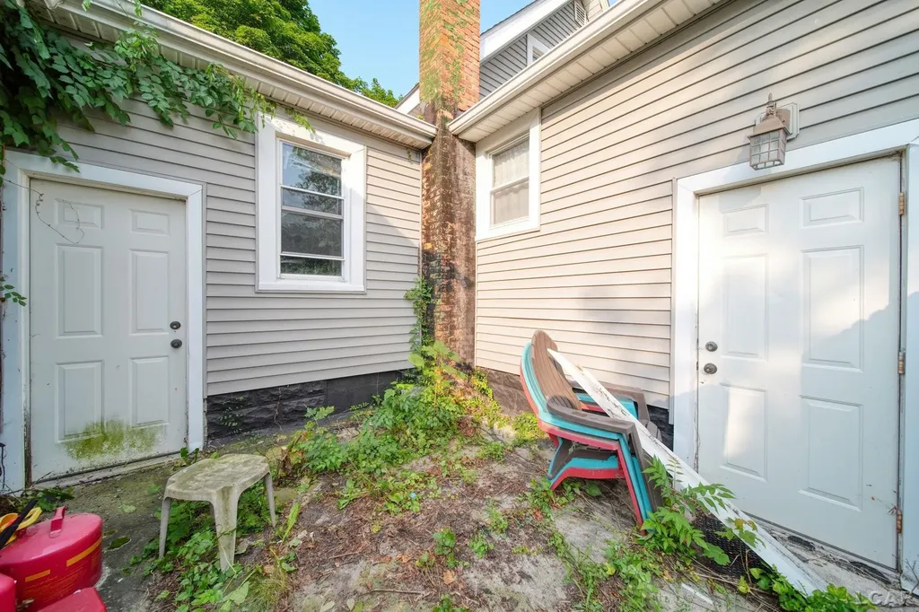 317 E Maple Avenue Adrian City MI 49221