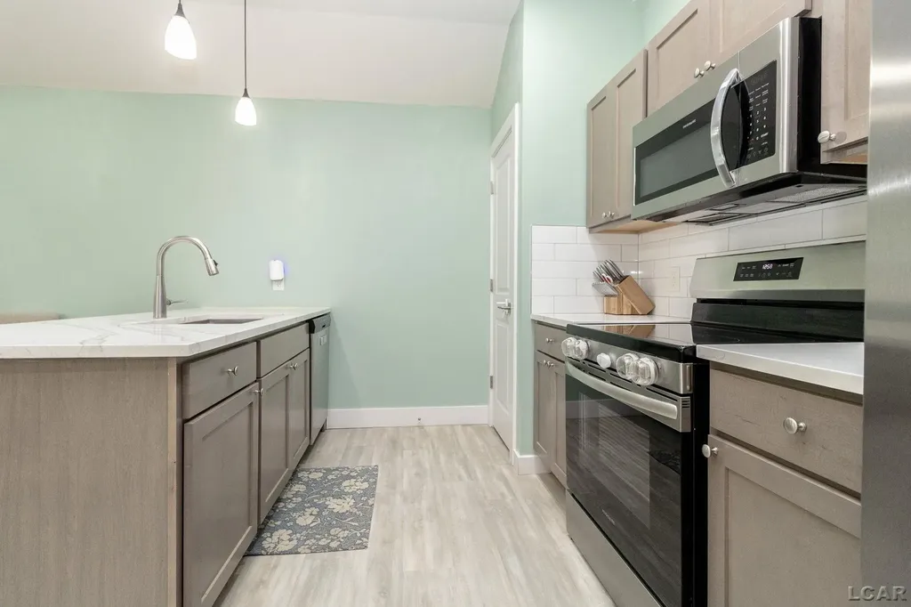 2019 Green Acres Drive Adrian City MI 49221