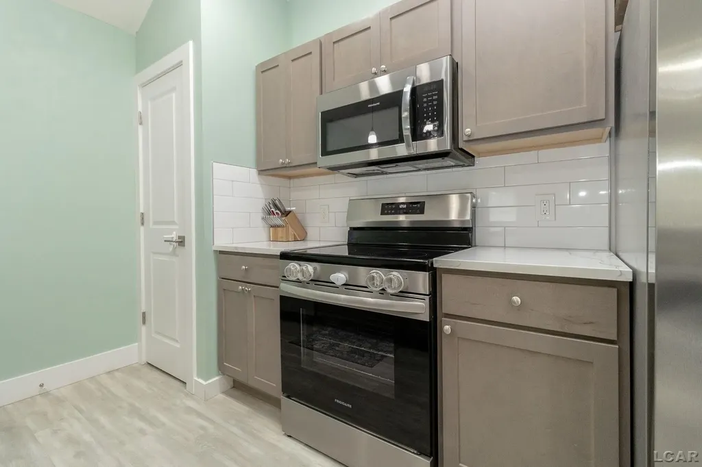 2019 Green Acres Drive Adrian City MI 49221