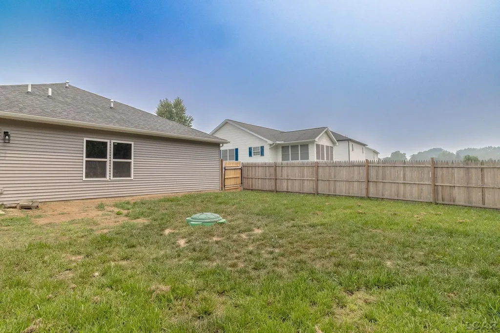 2019 Green Acres Drive Adrian City MI 49221