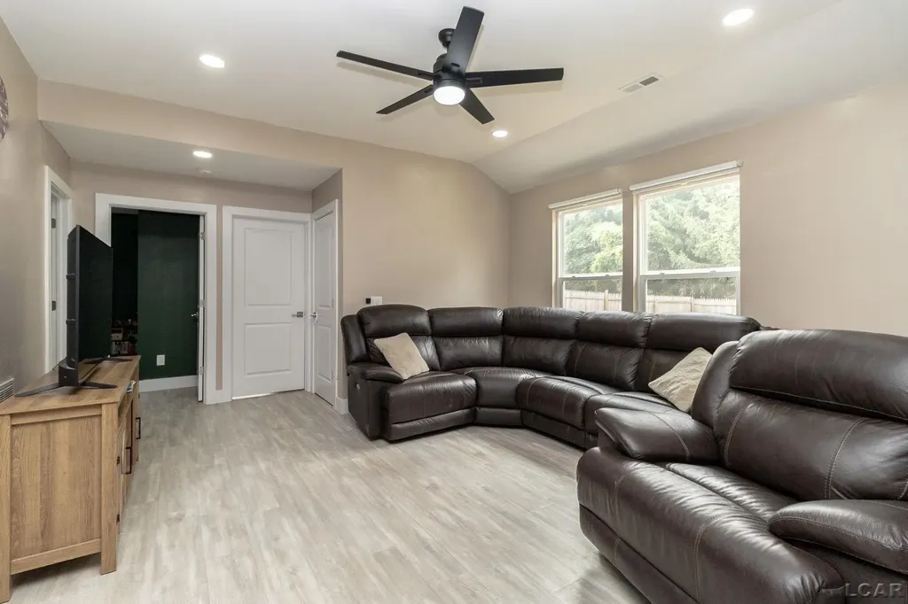 2019 Green Acres Drive Adrian City MI 49221