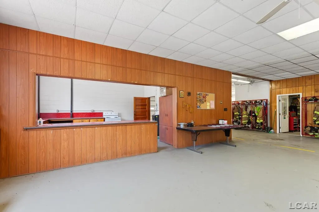 6326 E Us-223 Highway Palmyra Township MI 49268