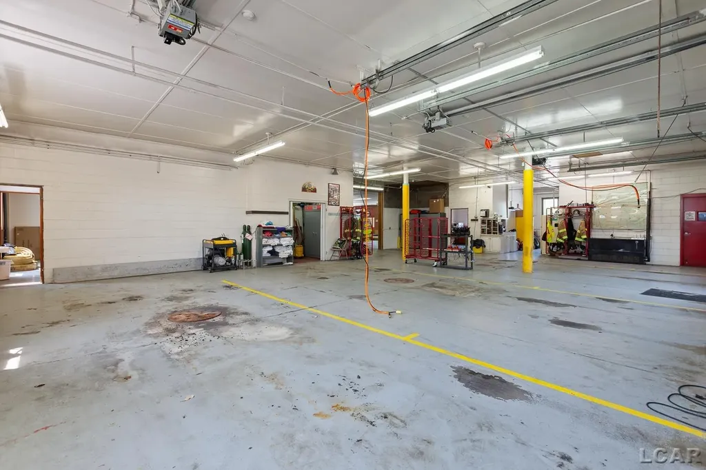 6326 E Us-223 Highway Palmyra Township MI 49268