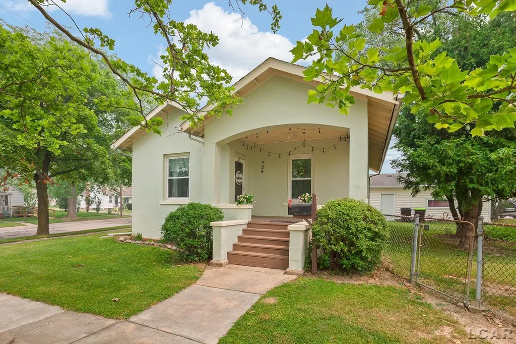 726 Croswell Street Adrian City MI 49221