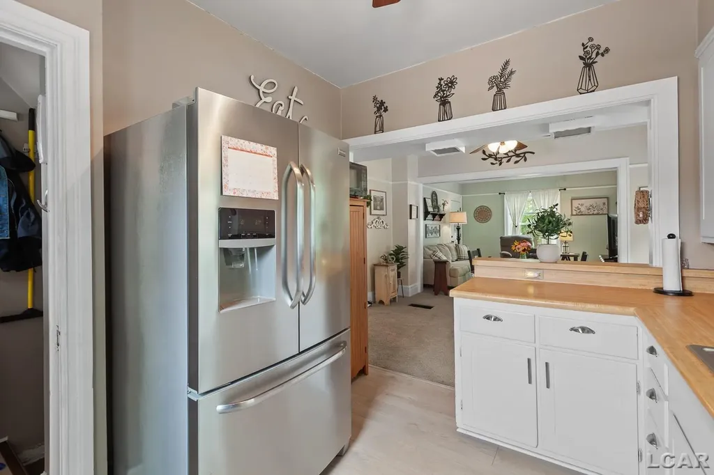 726 Croswell Street Adrian City MI 49221