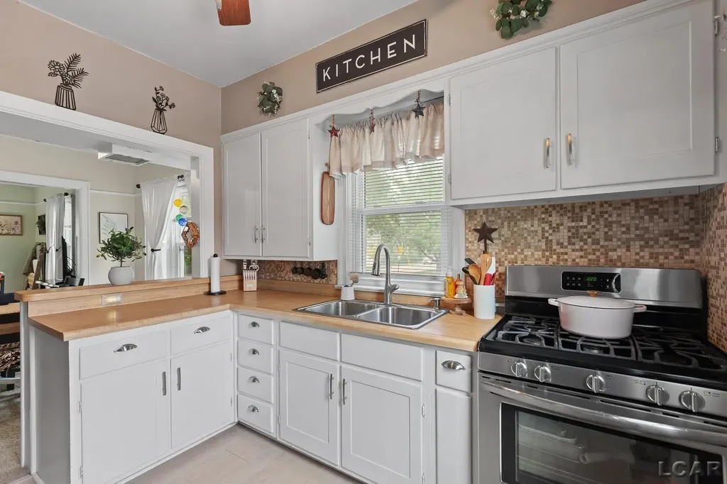 726 Croswell Street Adrian City MI 49221