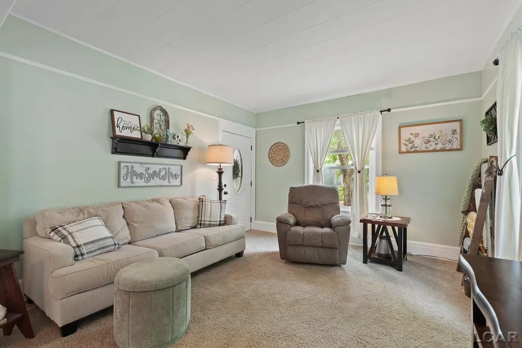 726 Croswell Street Adrian City MI 49221