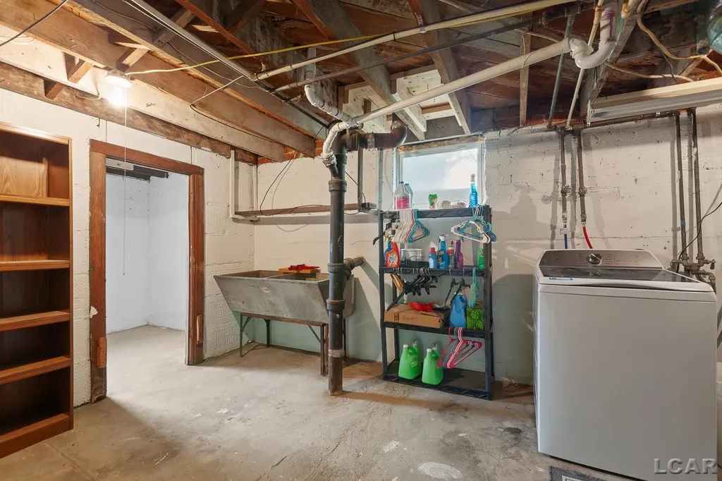 726 Croswell Street Adrian City MI 49221