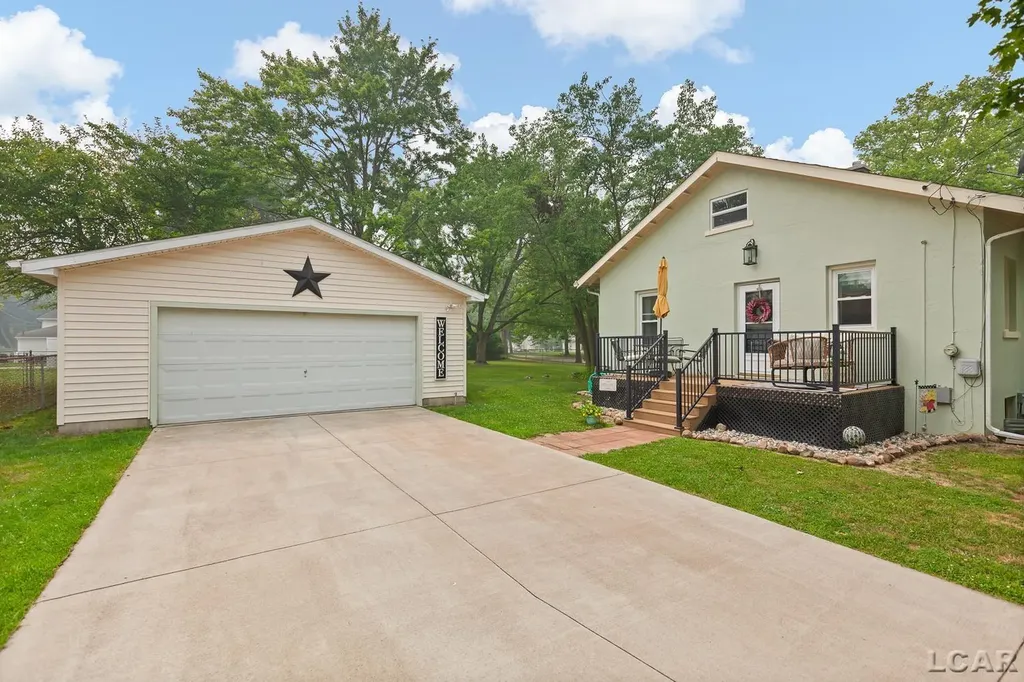 726 Croswell Street Adrian City MI 49221