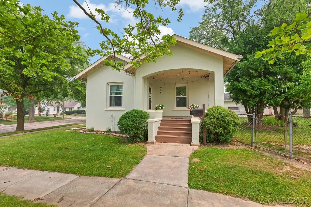 726 Croswell Street Adrian City MI 49221