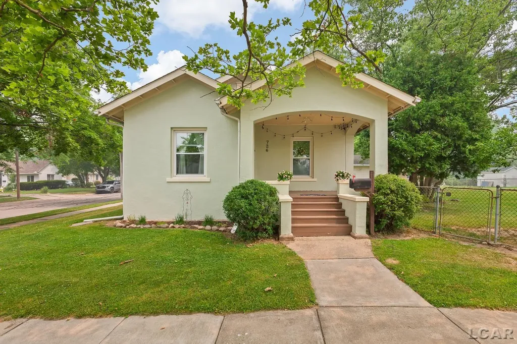 726 Croswell Street Adrian City MI 49221
