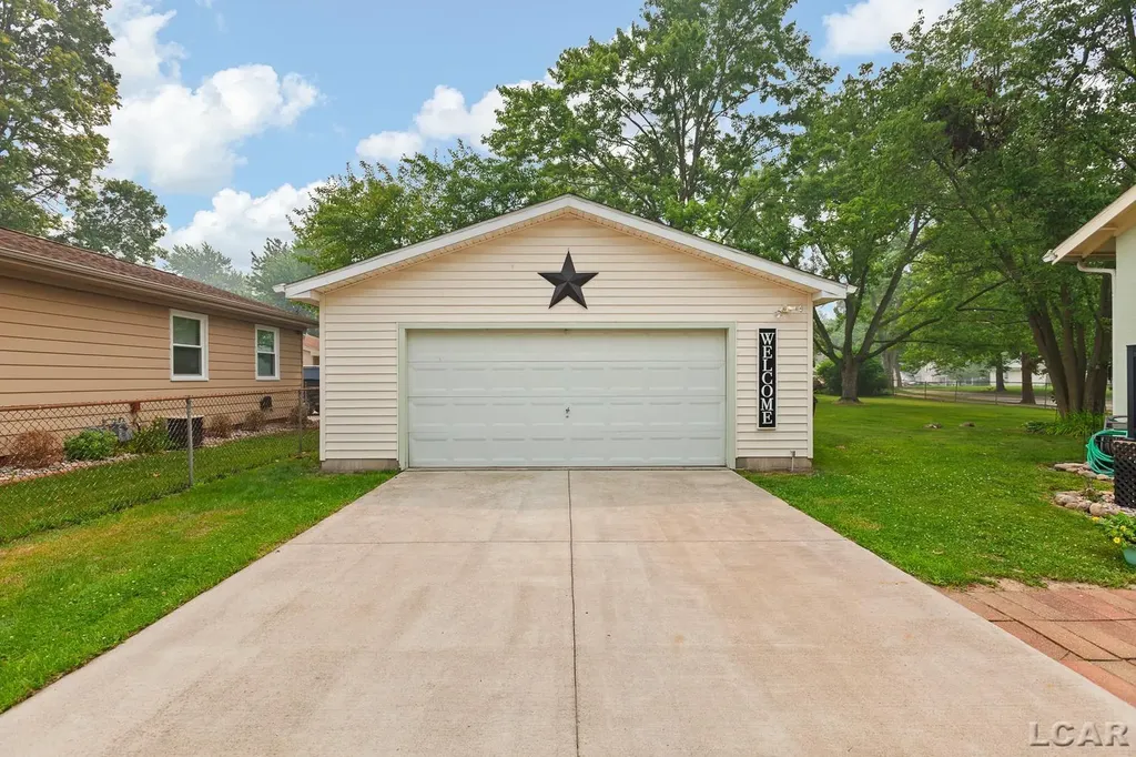 726 Croswell Street Adrian City MI 49221