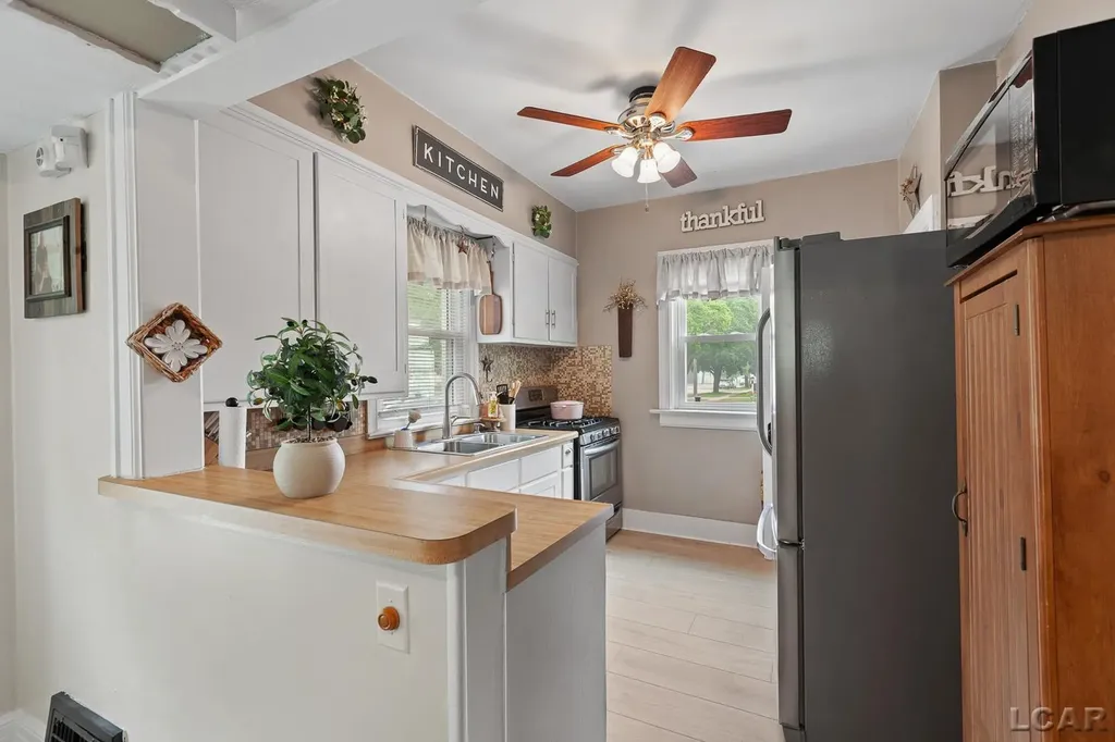 726 Croswell Street Adrian City MI 49221