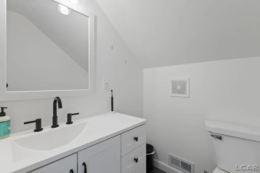 568 Northwestern Drive Adrian City MI 49221