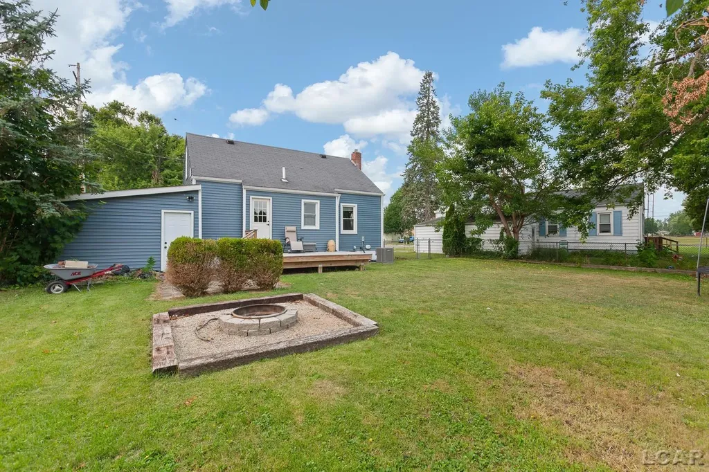 568 Northwestern Drive Adrian City MI 49221