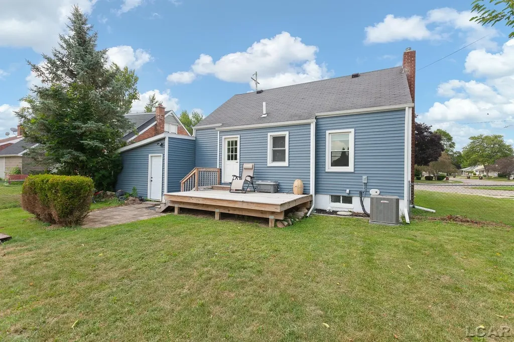 568 Northwestern Drive Adrian City MI 49221