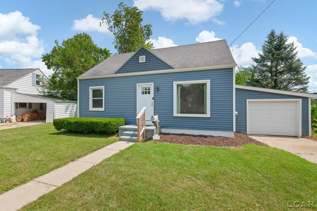 568 Northwestern Drive Adrian City MI 49221