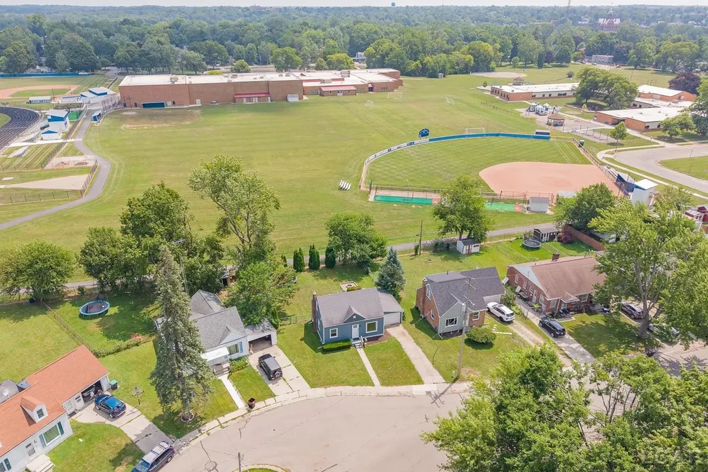 568 Northwestern Drive Adrian City MI 49221