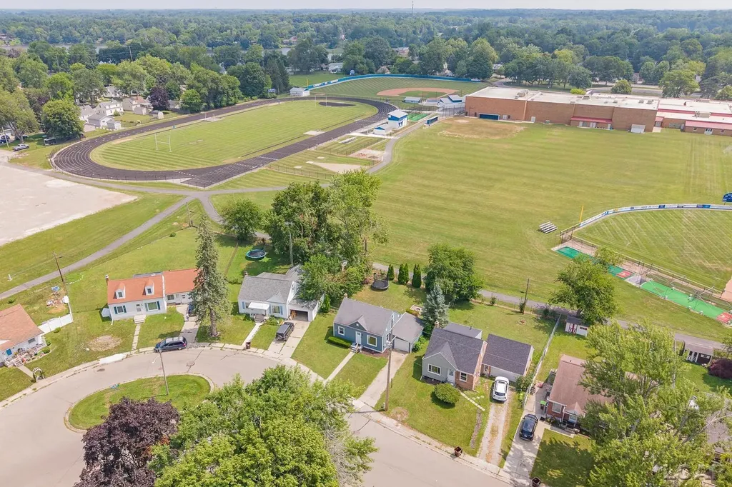 568 Northwestern Drive Adrian City MI 49221