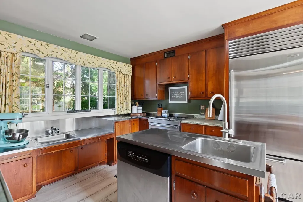 418 W Adrian Street Blissfield Village MI 49228