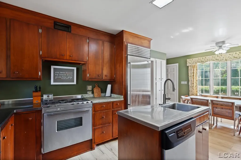 418 W Adrian Street Blissfield Village MI 49228